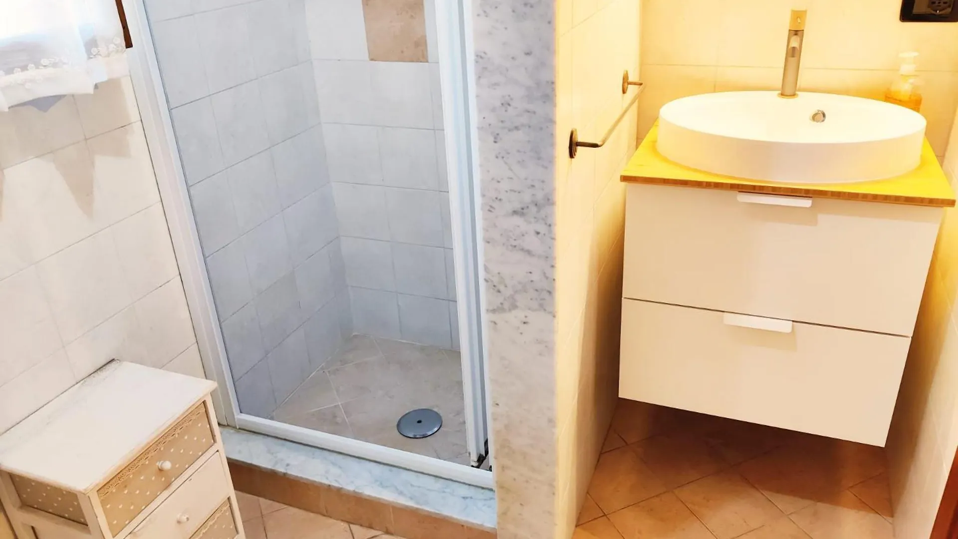 Guest house Camera Con Bagno E Accesso Indipendente Lucca Italy