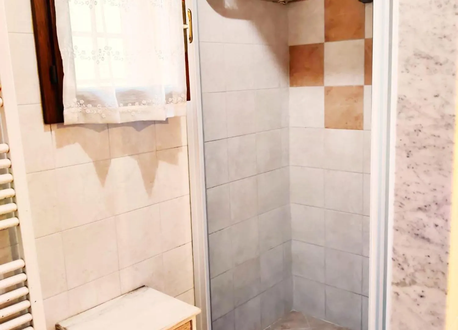 Camera Con Bagno E Accesso Indipendente Lucca